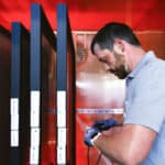 In der Wärmekammer werden Solarmodule untersucht.